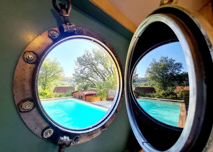 Du Coustal, Cajarc, Lot Кажар